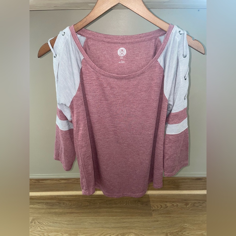 SO 3/4 length sleeve maroon & gray relaxed fit shirt